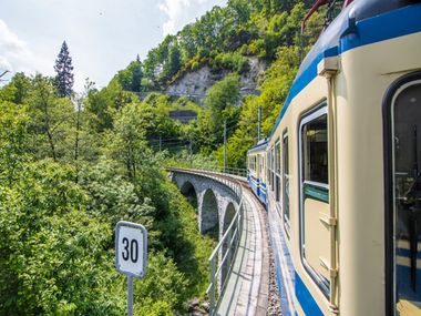 Au fil de cent années et de cent vallées 