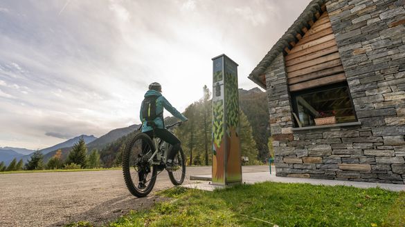 Von See zu Berg: E-Bike-Touren und Ladekomfort