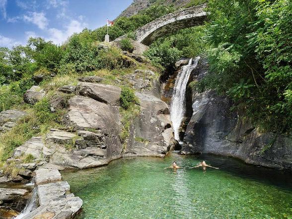 Der Wasserfall von Santa Petronilla